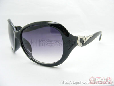 百麗挑伊8012常規 復古潮流與實用遮陽的完美融合